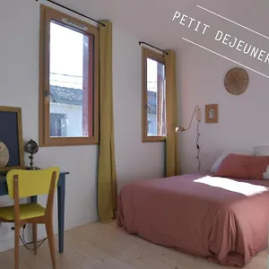 Alojamento de Acomodação e Pequeno-almoço Le Bivouac -, Toulouse